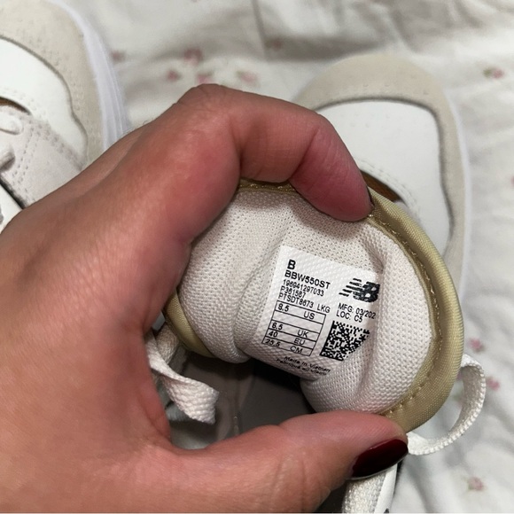 New Balance 550 Sneakers Cream and Camel Brown WOMENS 8.5 - Picture 4 of 4